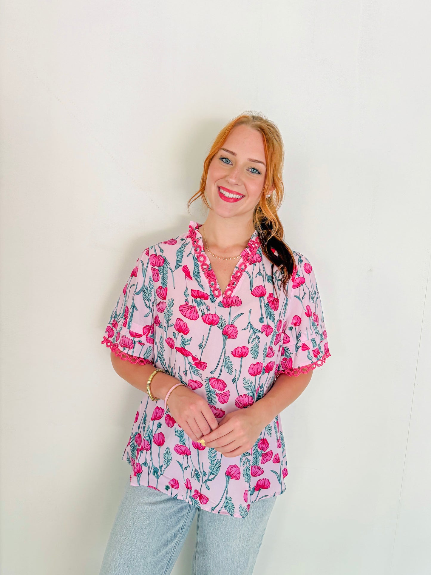 Floral Scallop V-Neck Top- Pink