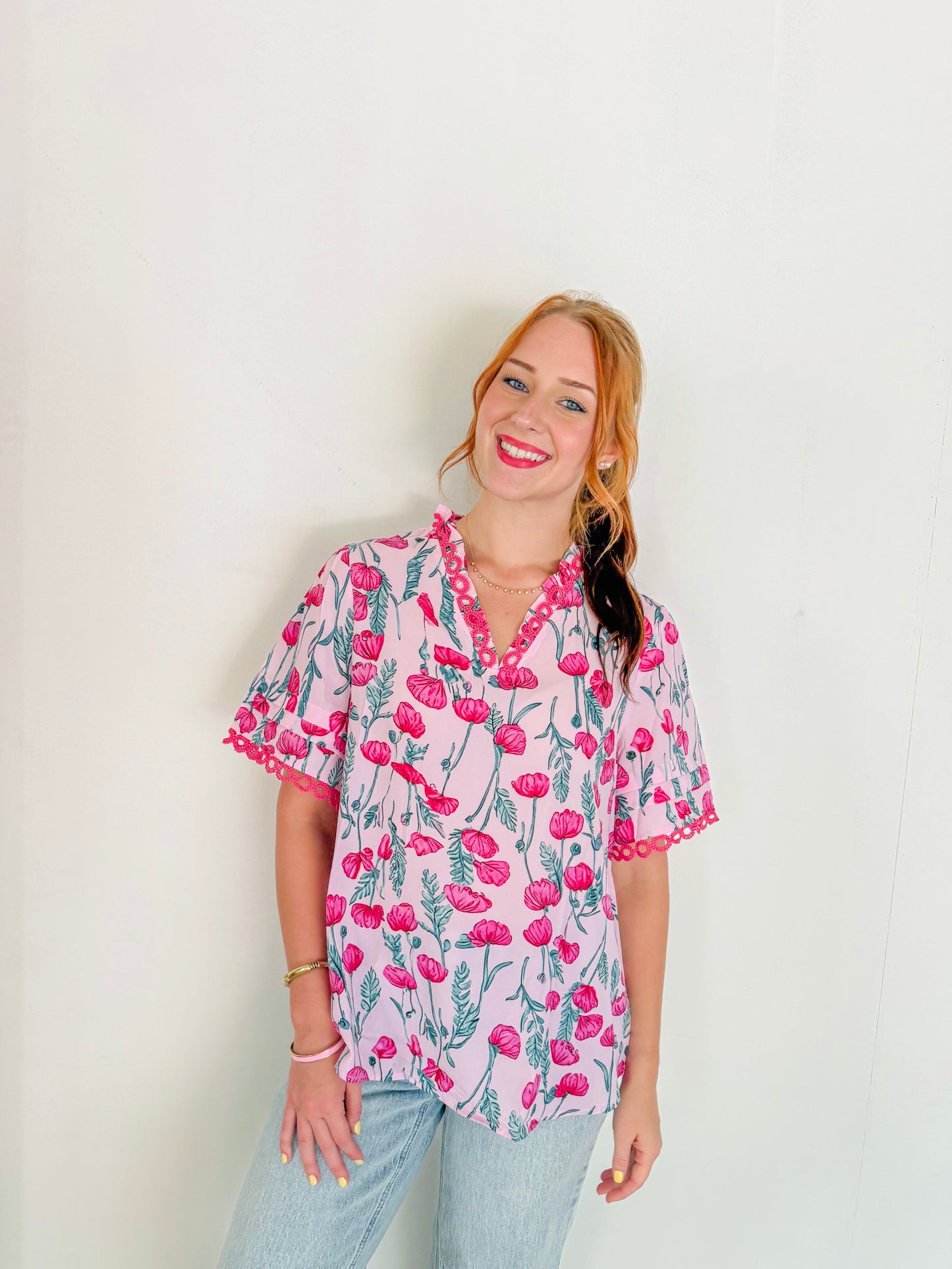 Floral Scallop V-Neck Top- Pink