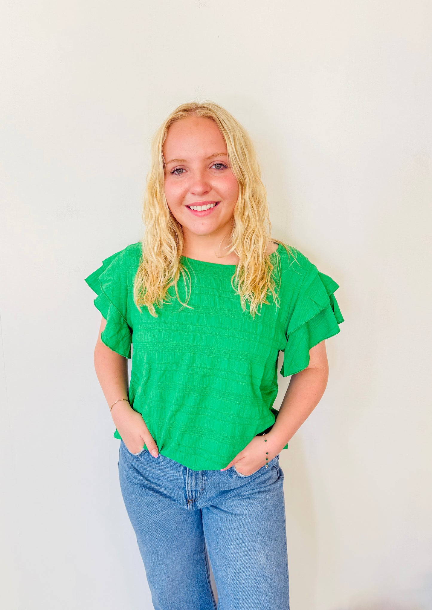 Textured Ruffled Sleeve Round Neck Top: Kelly Green