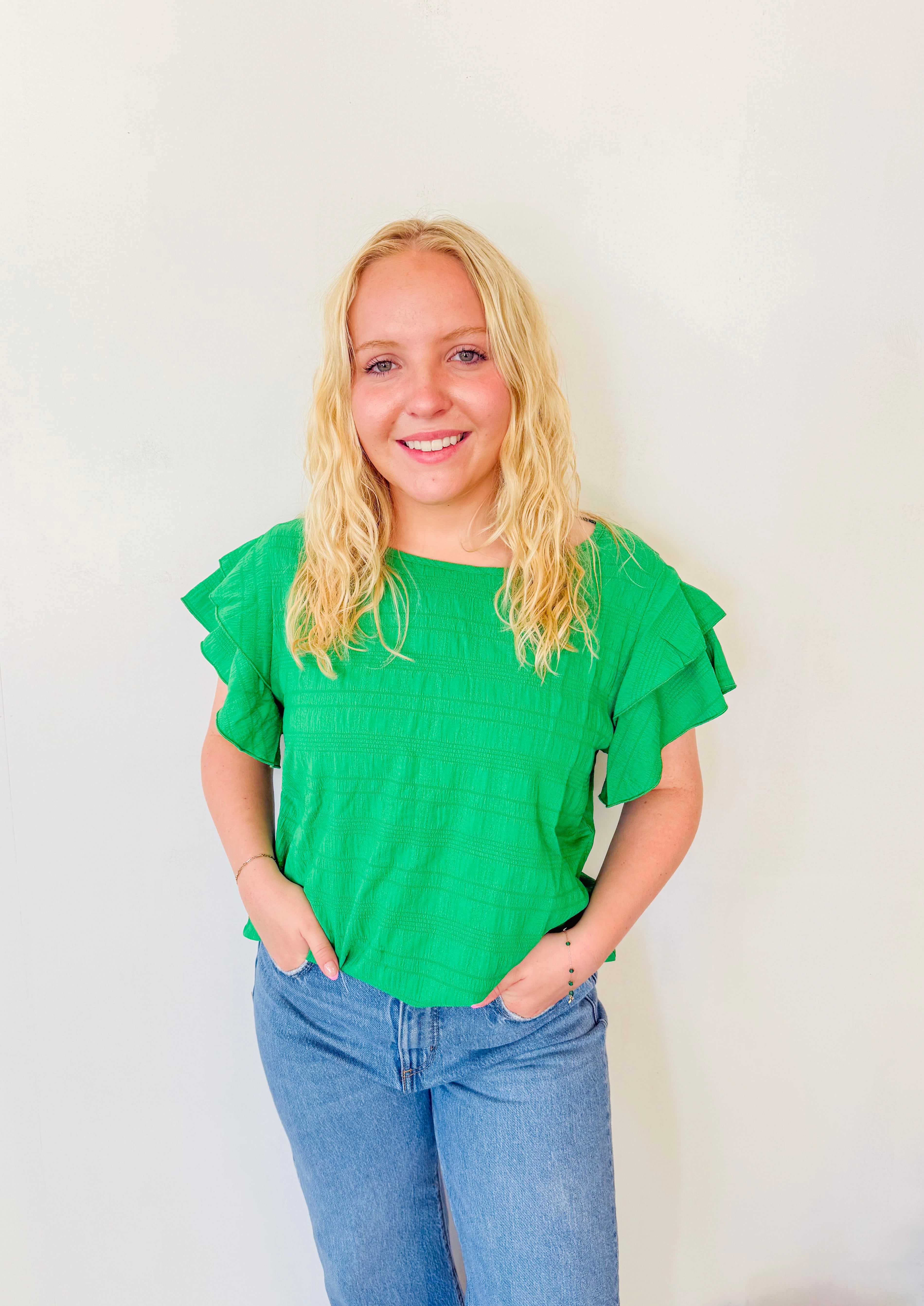 Textured Ruffled Sleeve Round Neck Top: Kelly Green