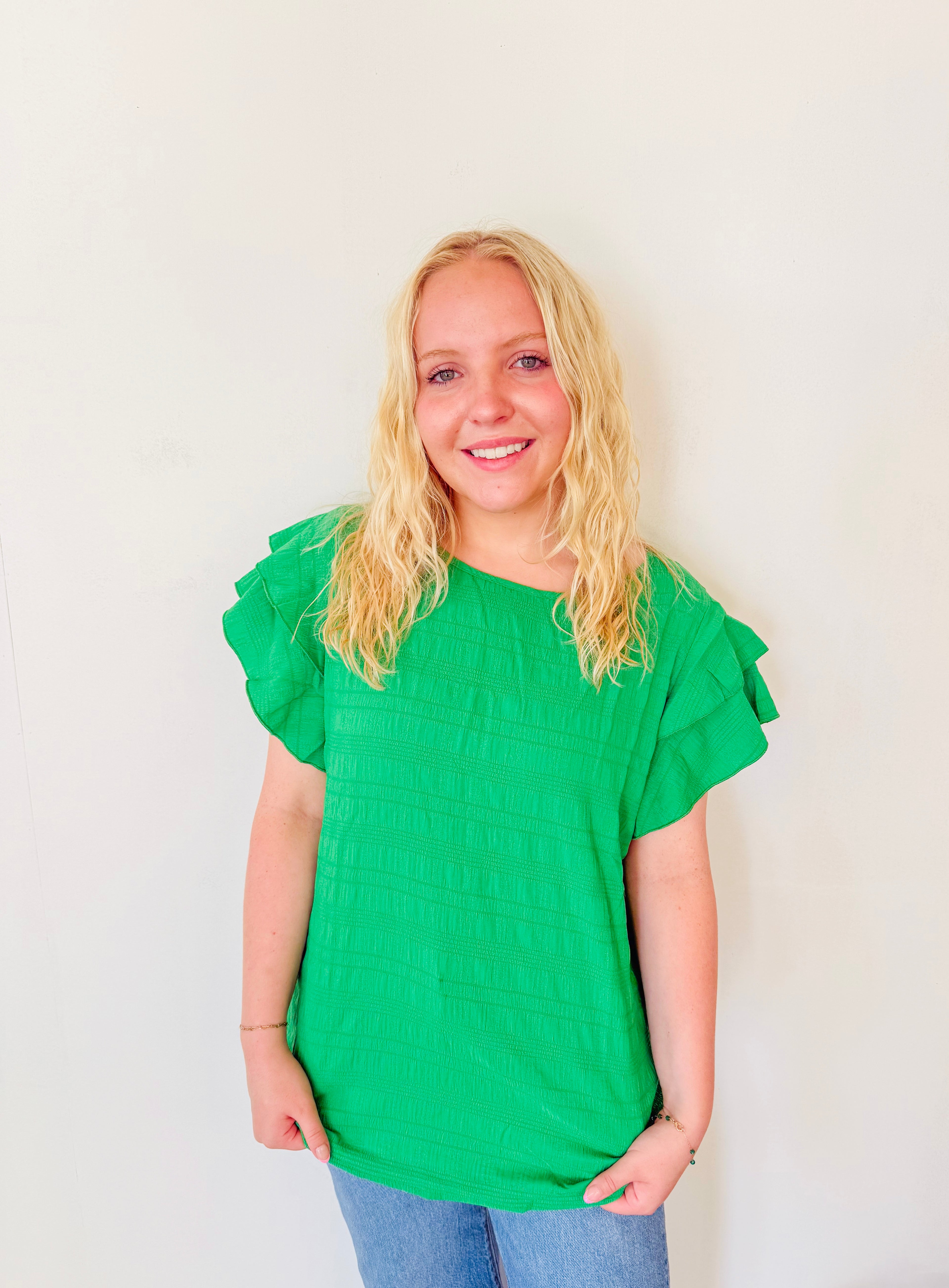 Textured Ruffled Sleeve Round Neck Top: Kelly Green