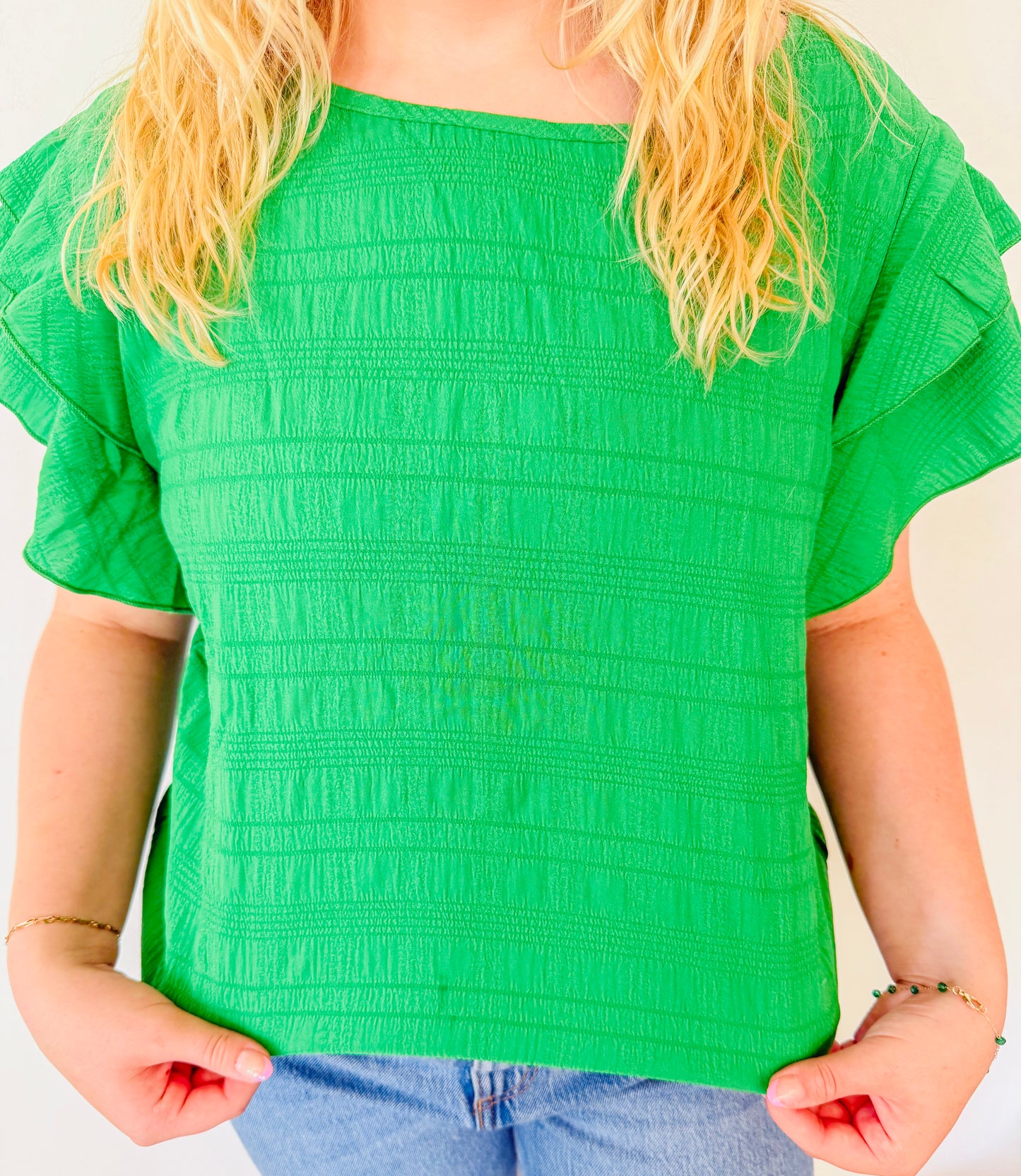 Textured Ruffled Sleeve Round Neck Top: Kelly Green